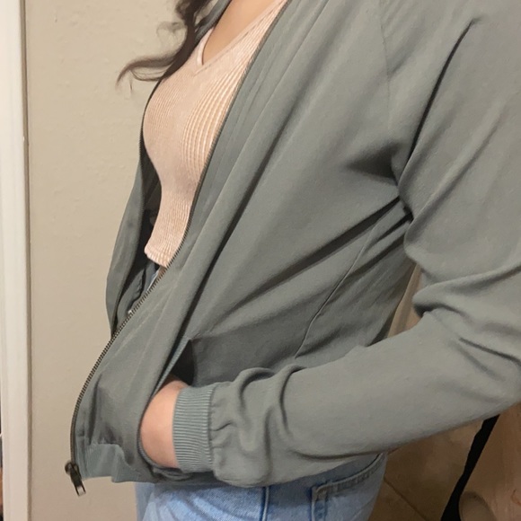 Green jacket - Picture 2 of 2